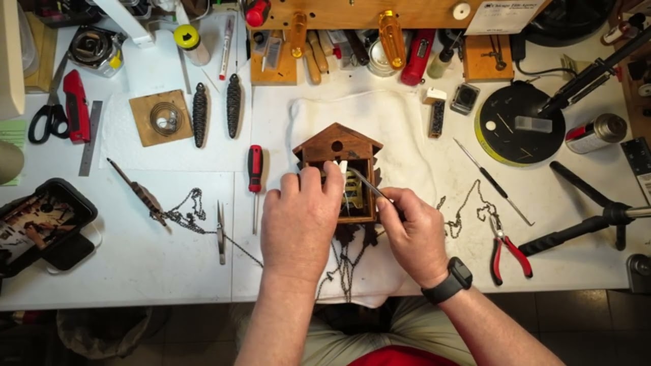 Small Antique cuckoo clock from the 50s or 1960s part 3