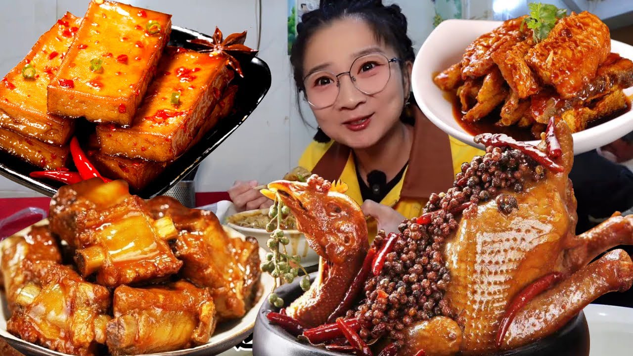 【逛吃天津】双果蓖煎饼果子配四大美太绝！麻酱满满裹满每一口！超大云吞直接惊艳味蕾！ #天津美食 #天津早餐