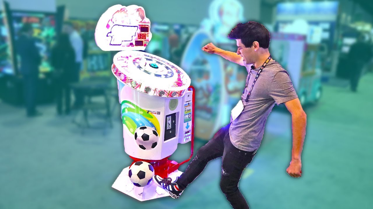 You've Never Seen Arcade Games Like This! Playing Arcade Ticket Games at IAAPA 2019