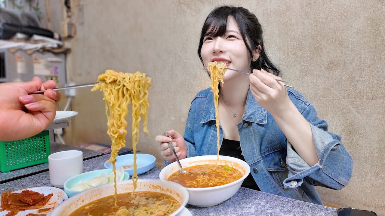 왜.. 임신하고 먹고 싶은 음식이 홍어라면인 건데..?
