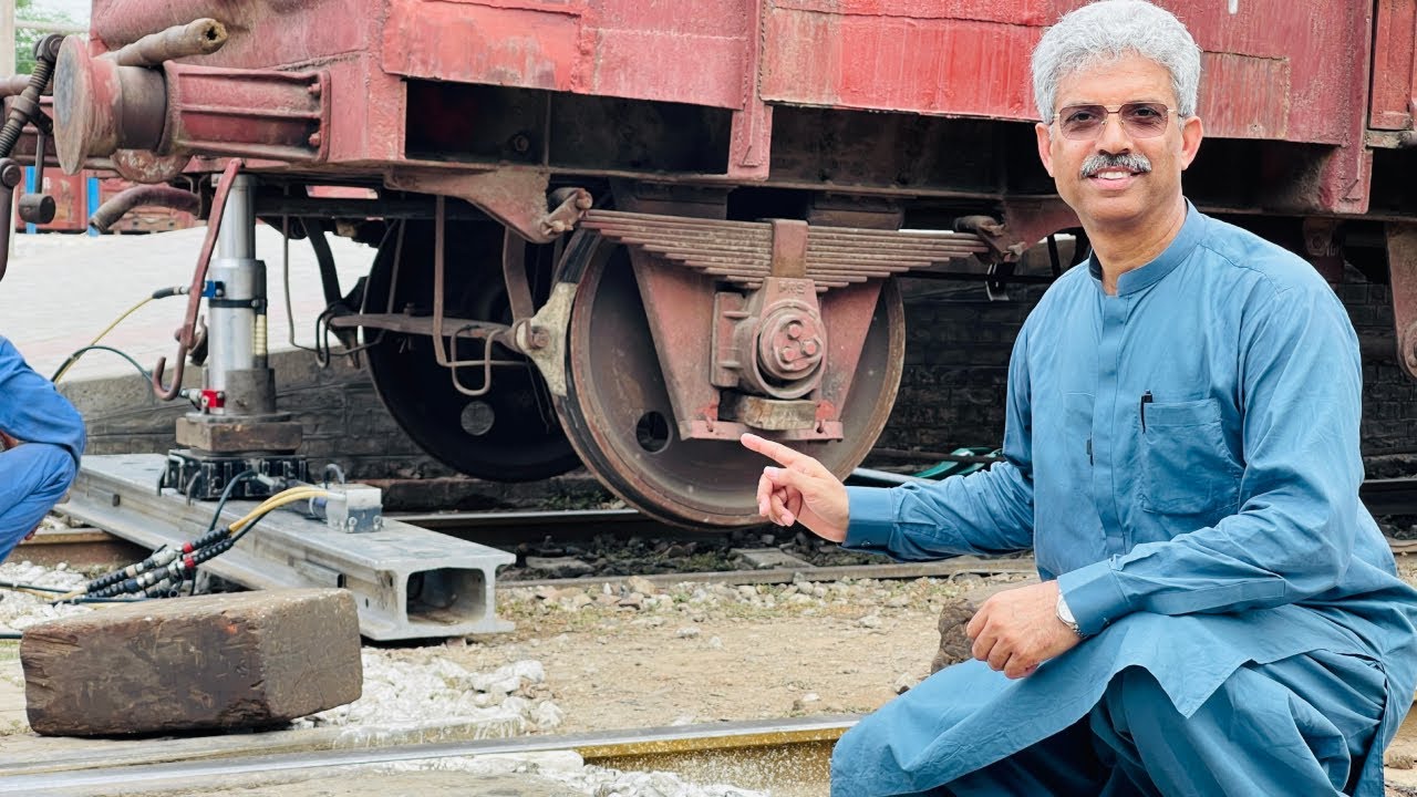 Re-Railing of Derailed Train | Pakistan Railway | Amin Hafeez