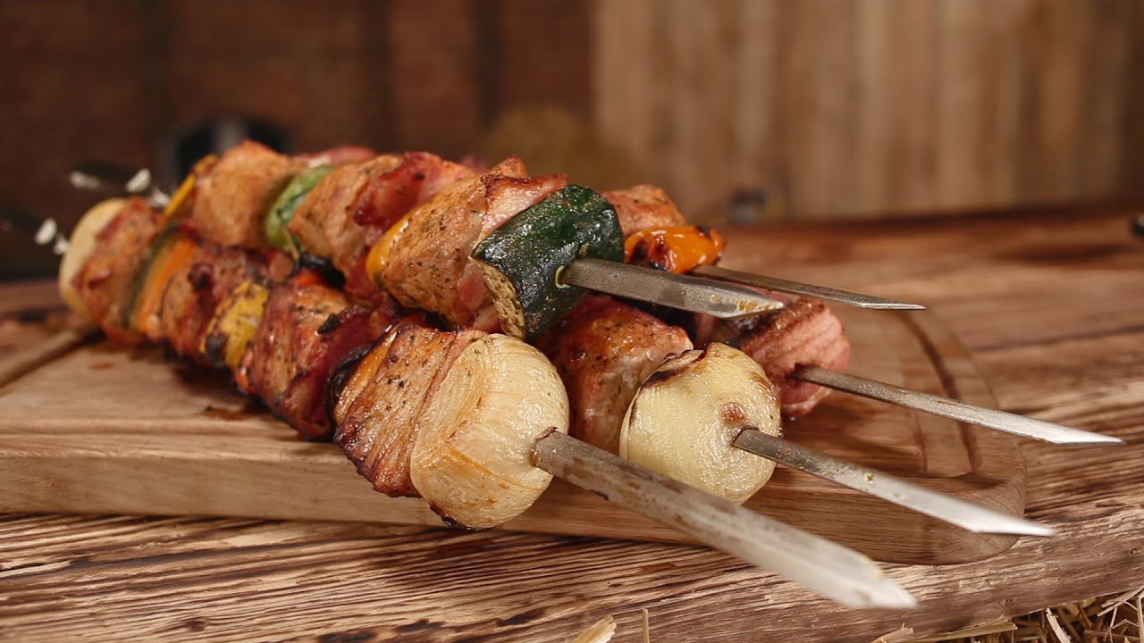 Schaschlikspieße vom Grill - mit dem