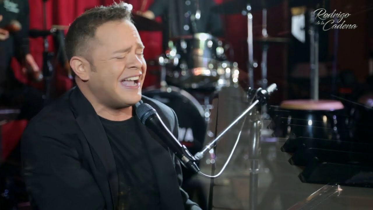 Y POR TANTO (Et Pourtant) • Charles Aznavour/ Rodrigo De La Cadena (En Español) En Vivo, La Cueva