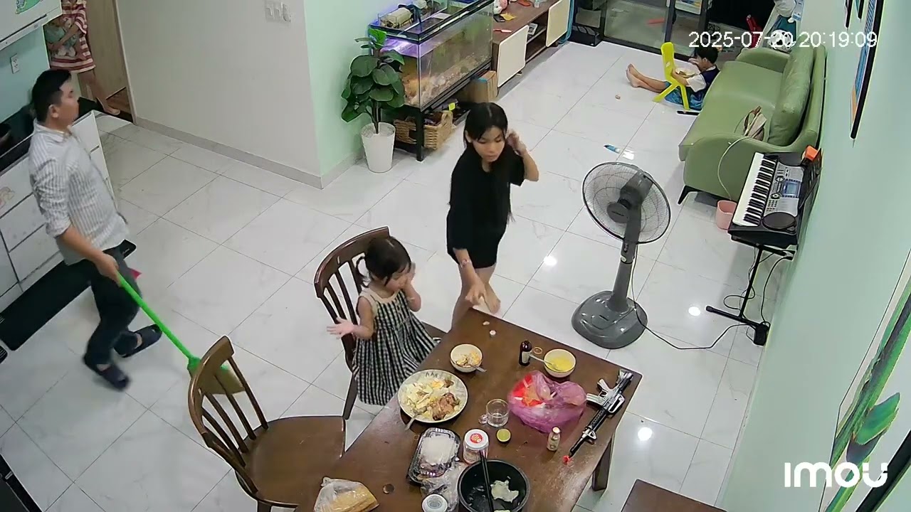 đi làm về trễ vừa đói vừa mệt mà còn gặp cảnh này 🤭🤭🤭#xuhuongyoutube #emcobanglongvequemecunganh