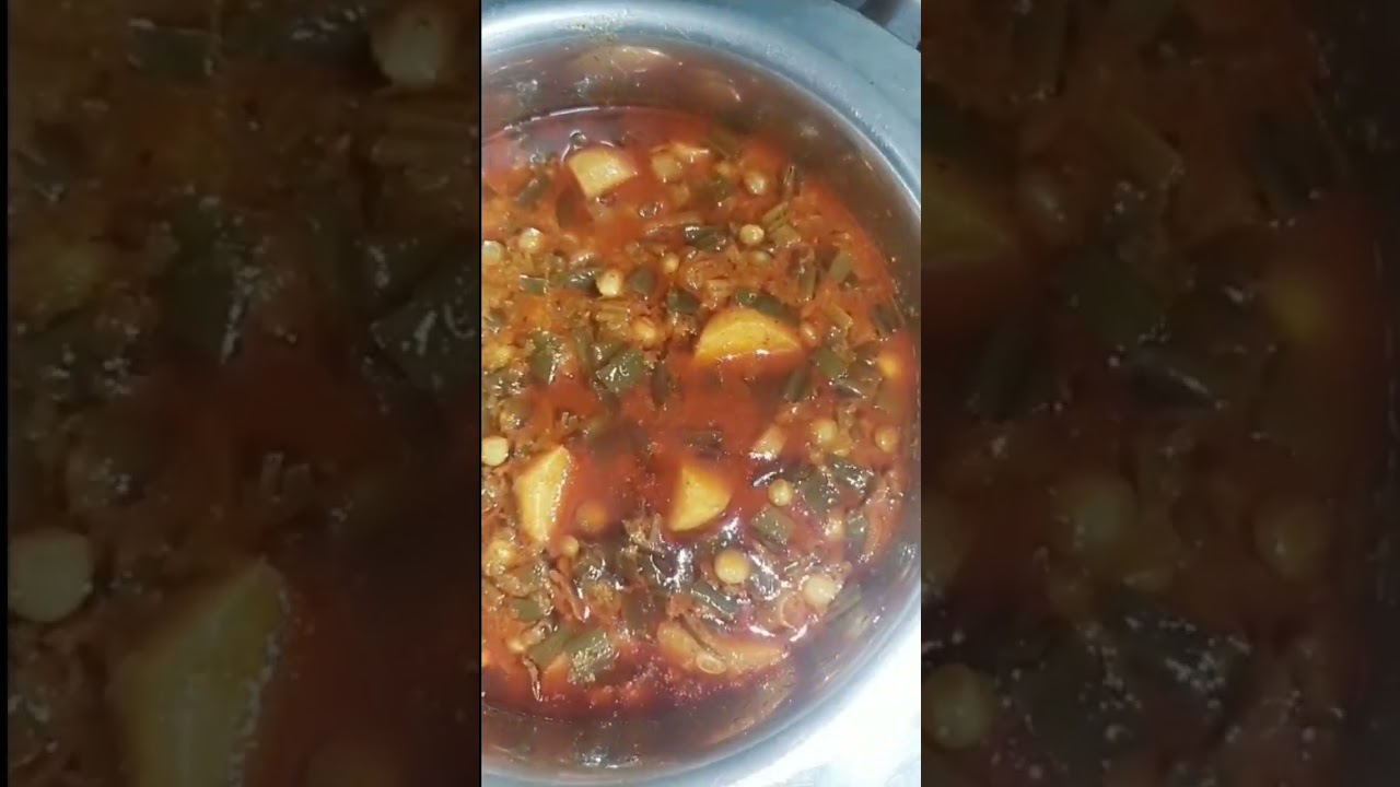 आलू हरी प्याज की मसालेदार सब्जी।