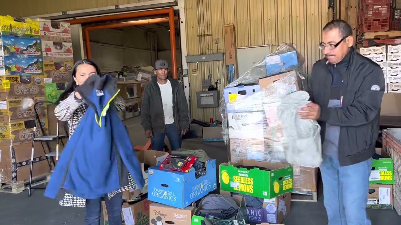 ABRIENDO UNAS DE LAS MEJORES PALLETS DE ROPA DE C@STCO