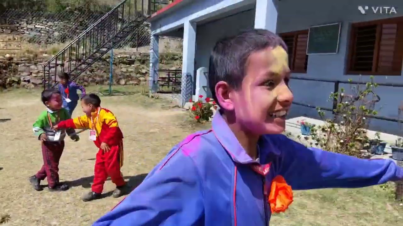 🌹💐आज हमारे स्कूल में  बच्चों के साथ होली का  त्यौहार मनाते हुए💐🌹
