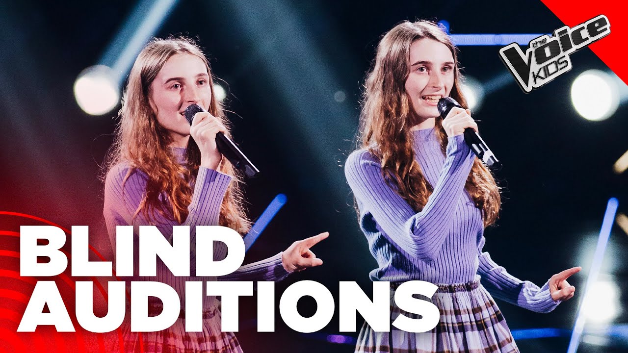 Le gemelle Emma e Giulia fanno IMPAZZIRE Clementino | The Voice Italy Kids | Blind Auditions