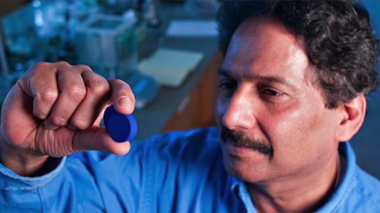 𝘌𝘮𝘮𝘢 𝘤𝘰𝘯𝘯𝘦𝘤𝘵𝘴: Dr James Fox on Colours - Blue