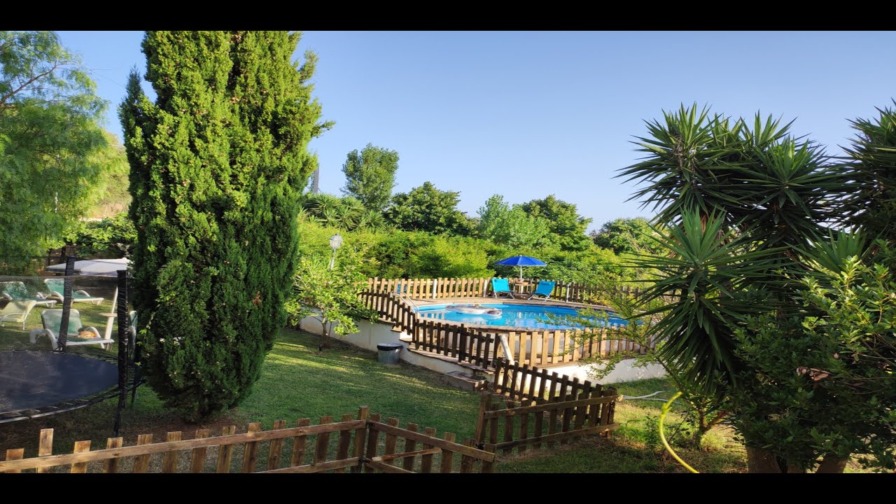 Villa Rosa, 5 camere da letto e 3 bagni, con piscina privata e grande giardino, Tropea, Calabria.