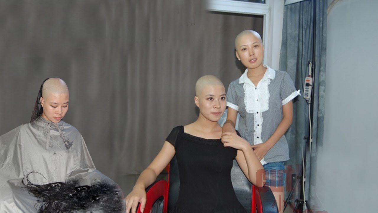 尼姑姊妹 兩個滷蛋互相比光亮互相嘲笑互相鄙視 太好看了