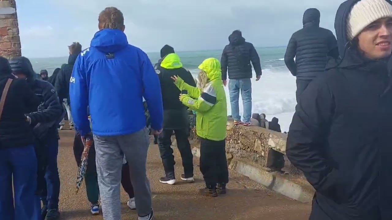 IMAGENS DAS ONDAS GIGANTES DE NAZARÉ EM PORTUGAL!