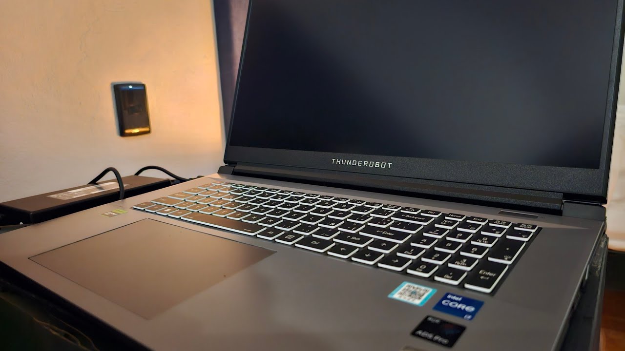 Laptop RTX 4060 ¡2K! 165HZ THUNDEROBOT 911+ / i7 / 16GB RAM /1TB
