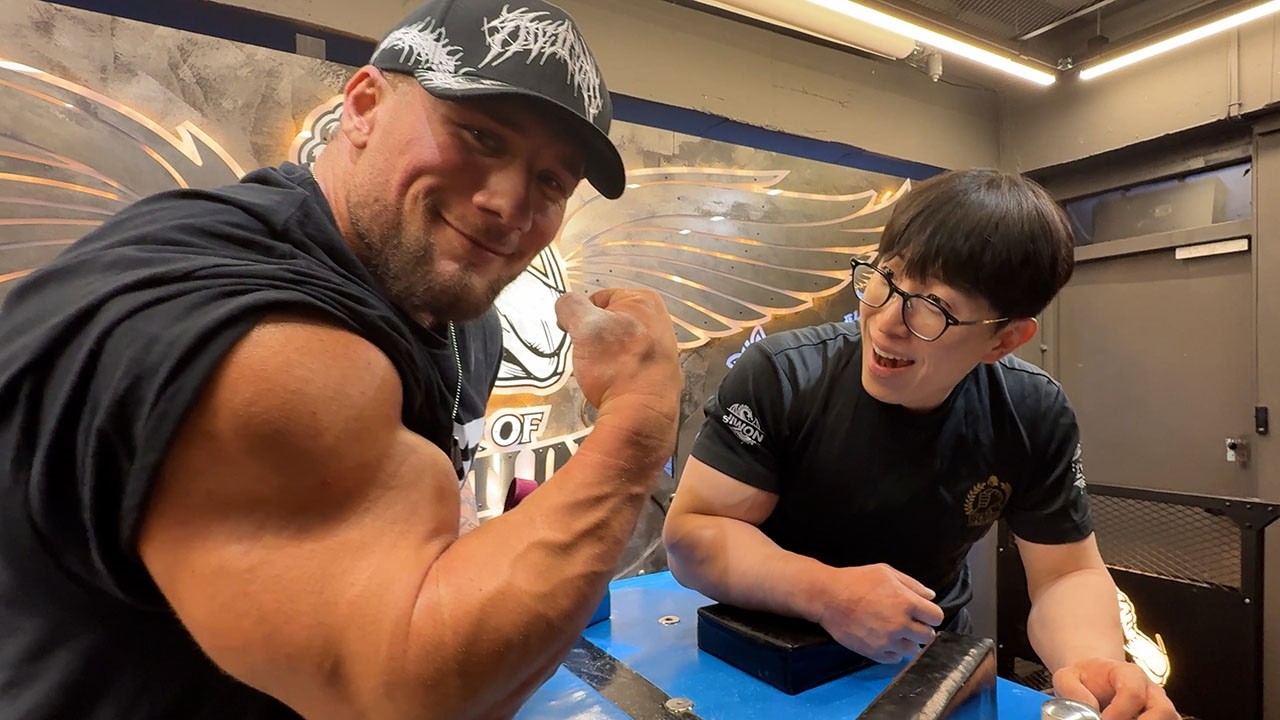 130kg 독일 팔씨름 챔피언과 붙어봤습니다.. 압도적인 근력!