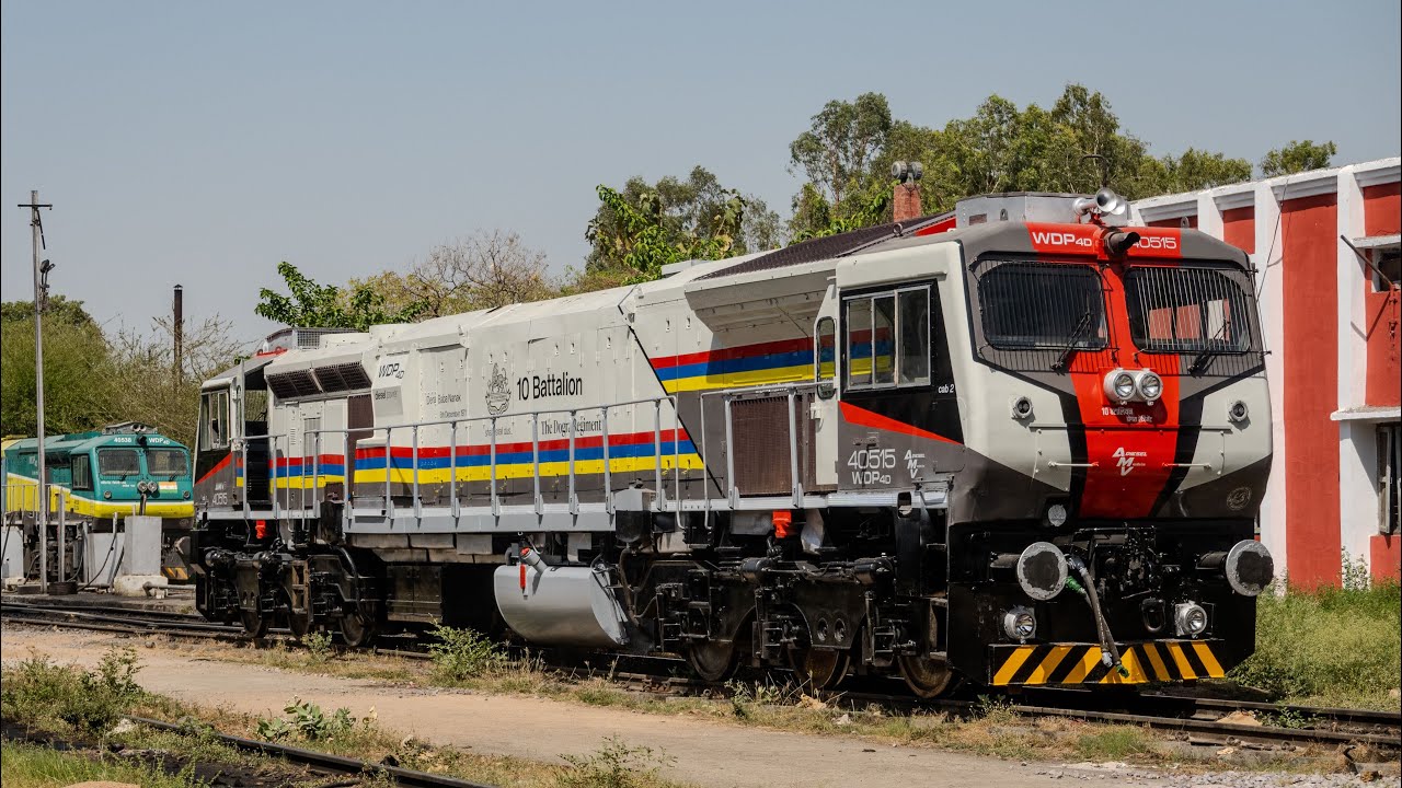 Northern Railway Alambagh WDP4D 40515 tribute to 10 Dogra Regiment, Indian Army