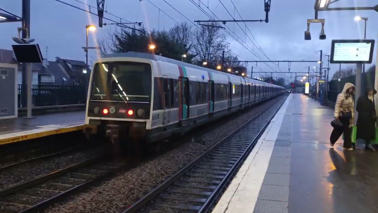 Paris, France 🇨🇵🇨🇵 RER B Train from Charles De Gaulle Airport to Paris City, HD Vlog 