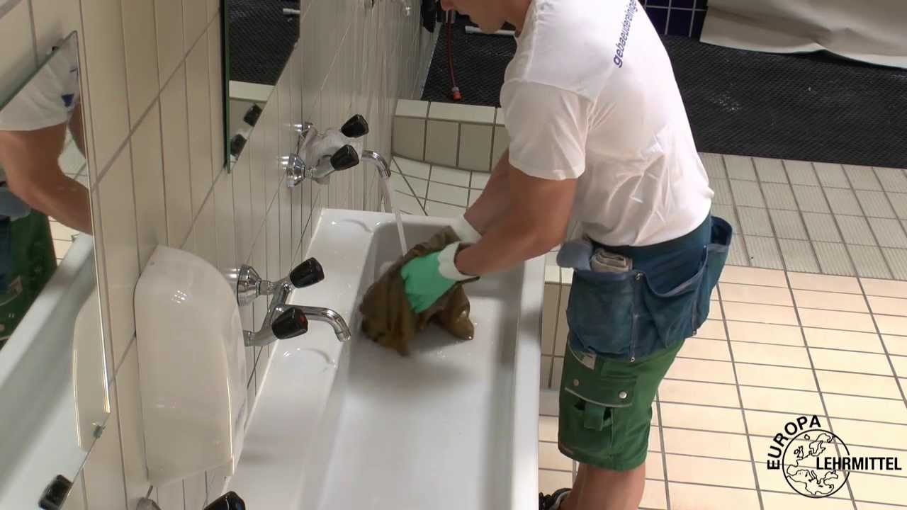 Fensterleder zur Puppe falten