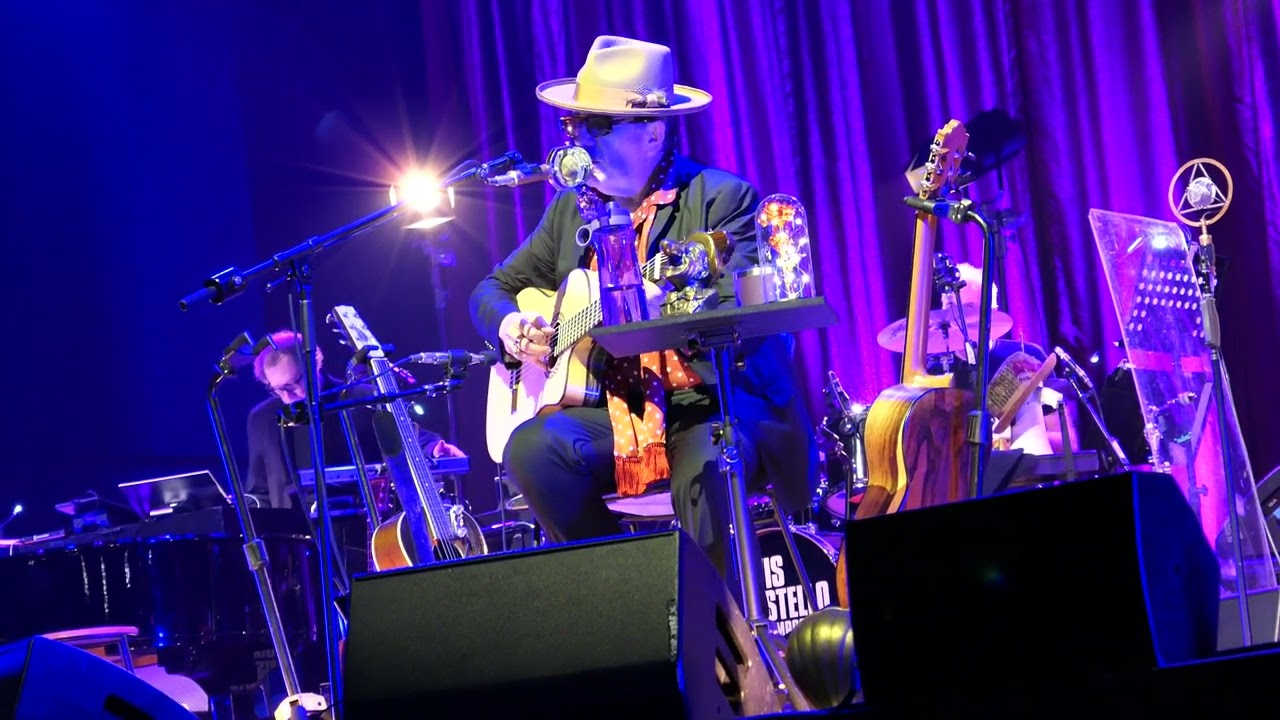 Elvis Costello & The Imposters 