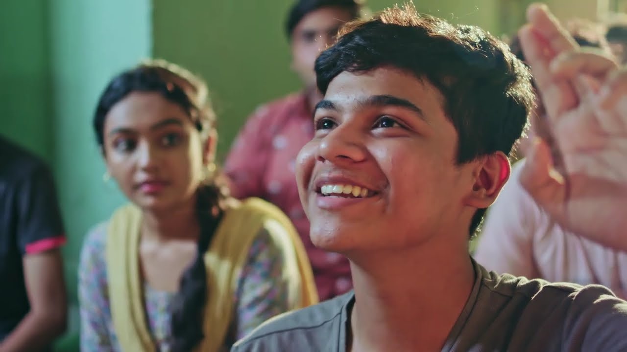 60 साल के बूढ़े ने 24 साल की लड़की को फसाया अपने जाल में  | Crime Patrol Satark New Episode