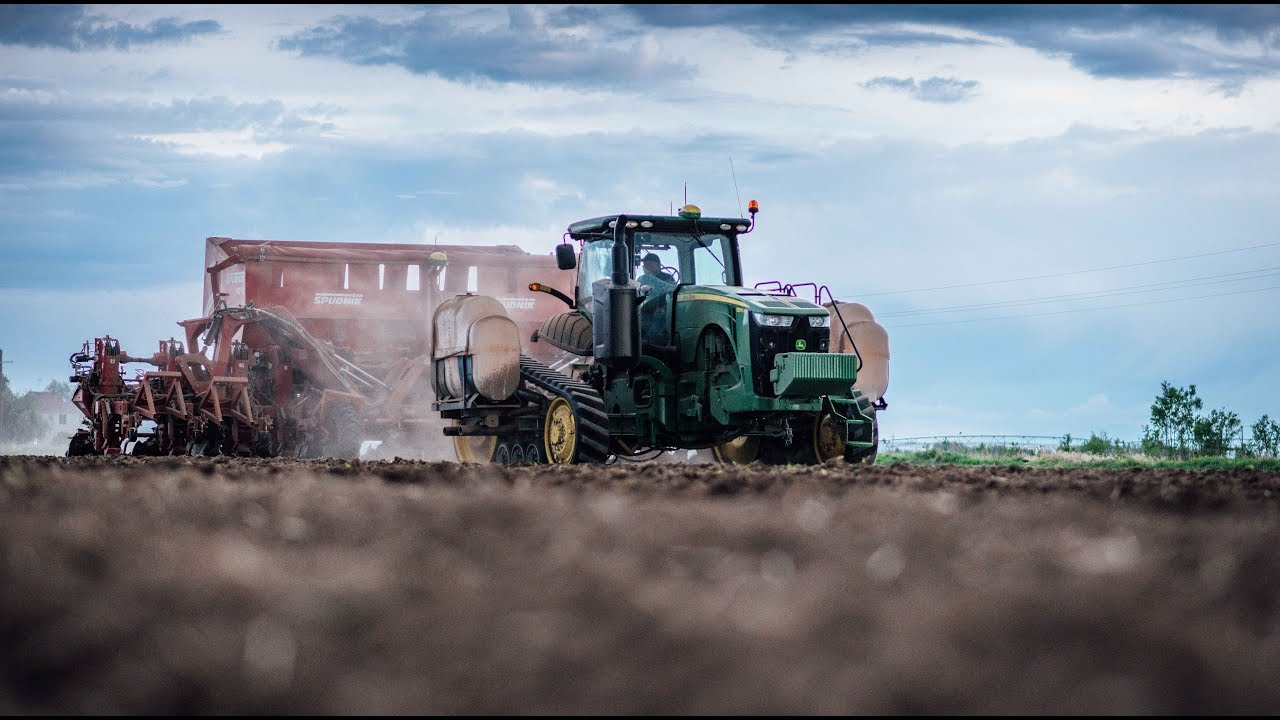 Planting Potatoes in Idaho | 12 Row Spudnik Planter