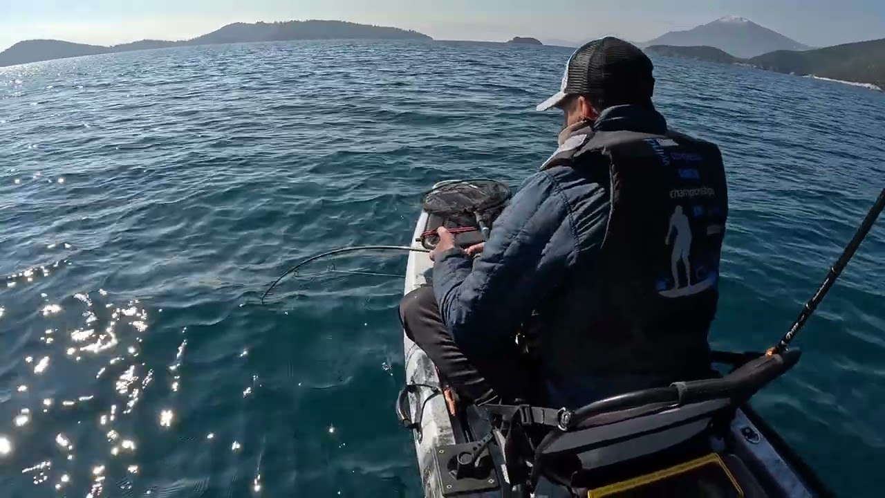 Η μεγάλη μάχη με την ΤΟΥΝΑ!!! #fishing #fishingingreece #kayakfishing #kayak #tuna