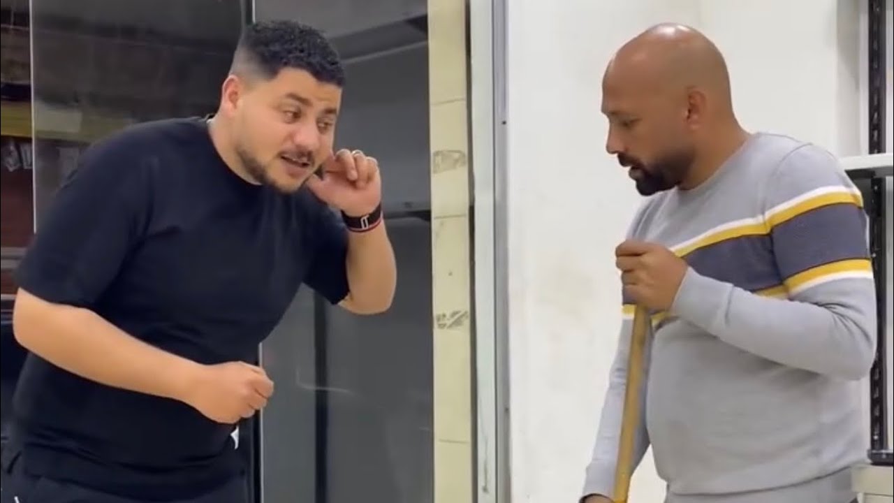 ‏صاحب محل يختبر موظفين جدد 😱￼