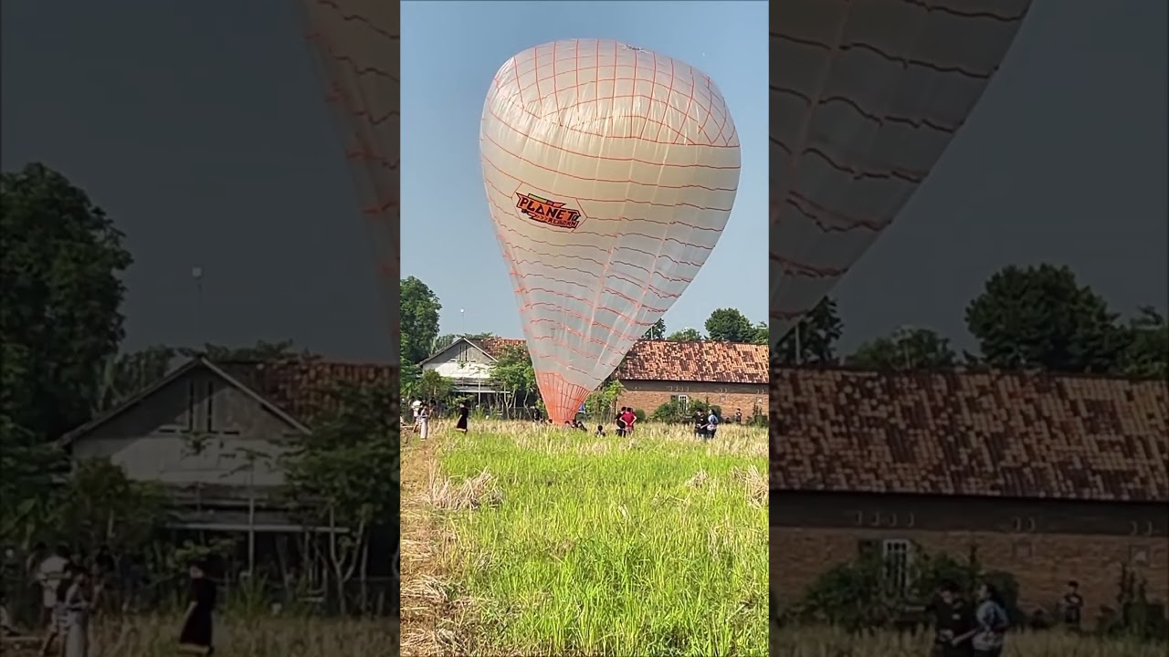 Balon udara tradisi tahunan Pekalongan di hari raya idul Adha #trending #balonpekalongan #balon