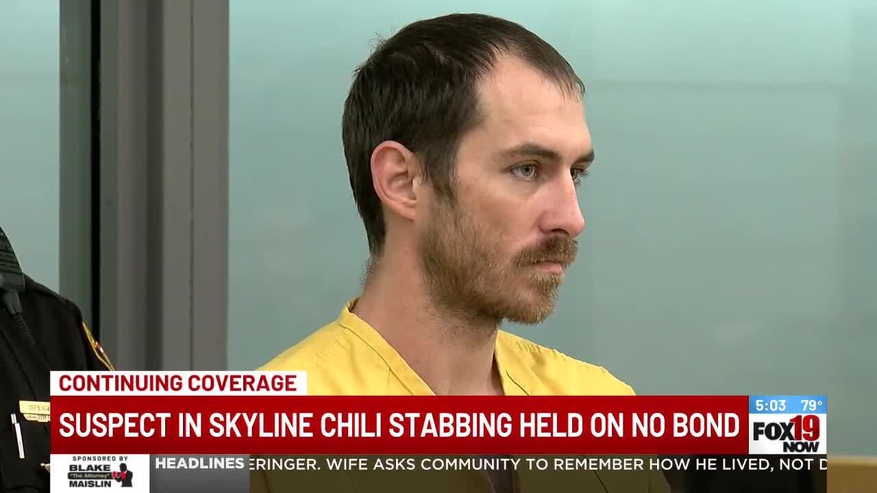 Подозреваемый в нападении в Skyline Chili обвиняется в убийстве бывшей девушки на рабочем месте