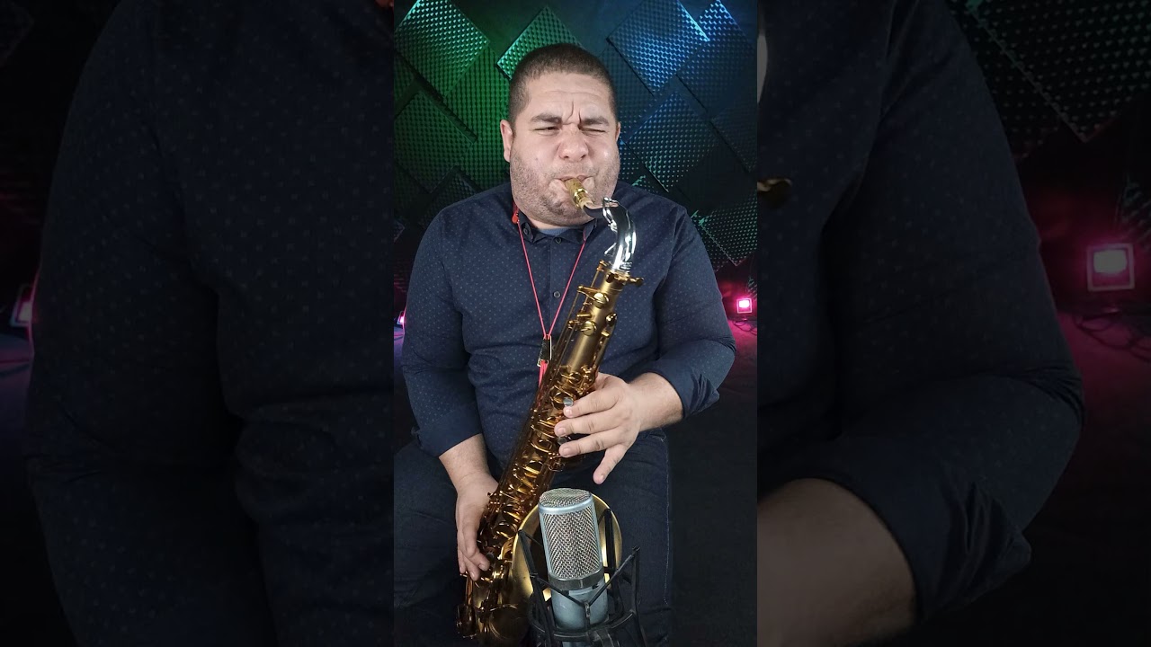 Reginaldo Myas interpretando Leave The Door Open - Bruno Mars