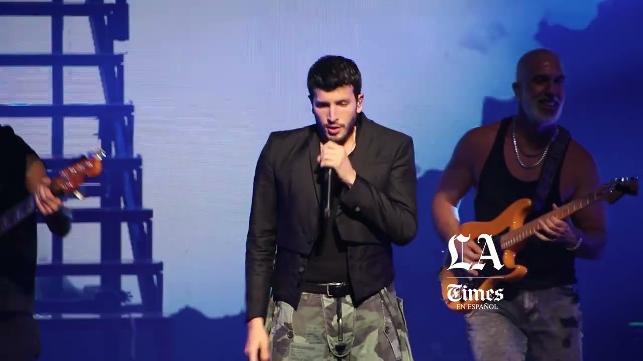 Así fue la presentación de Sebastián Yatra durante su concierto en Los Ángeles del 'Dharma Tour'