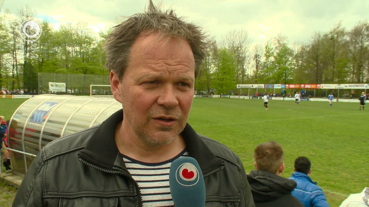 300 Sms'kes foar Henk de Jong