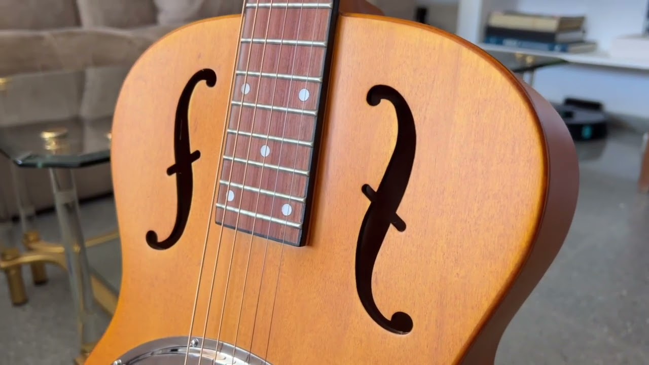 Dobro Hound Dog Round Neck CLOSEUPS