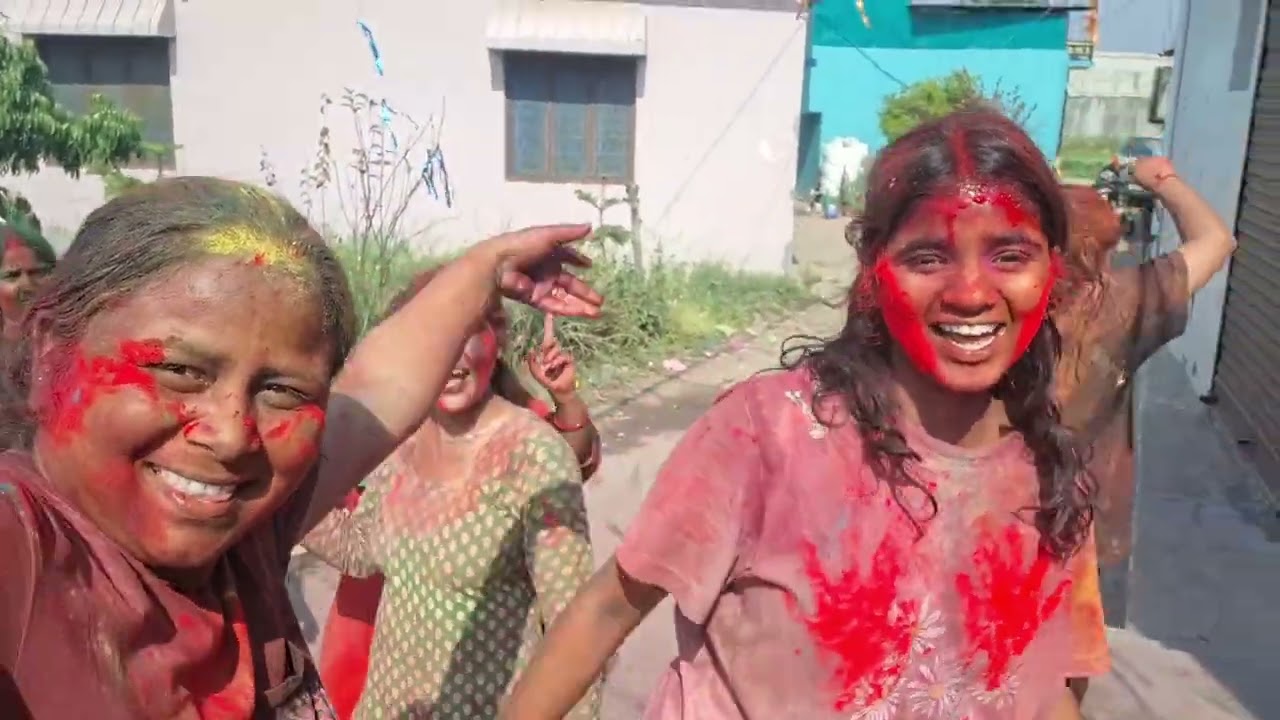 Ese banyi holi humne !