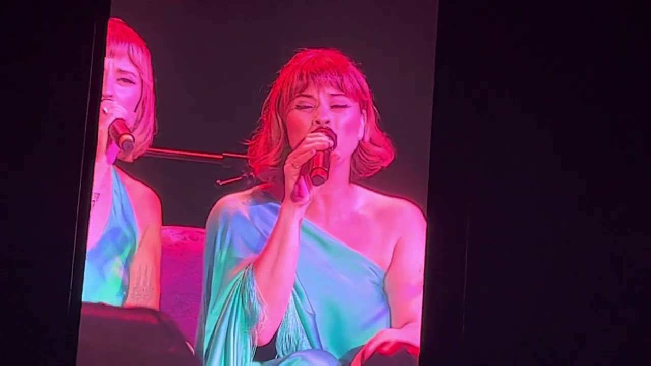 The Joni Jam, Lucius sings Cactus Tree