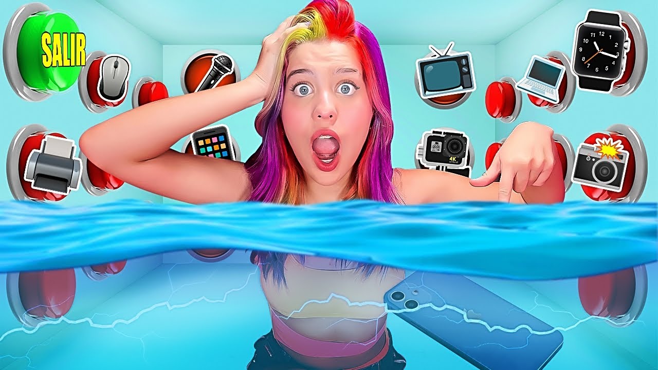 100 BOTONES MISTERIOSOS EN UNA CAJA INUNDADA SOLO 1 PARA ESCAPAR💦| Leyla Star💫