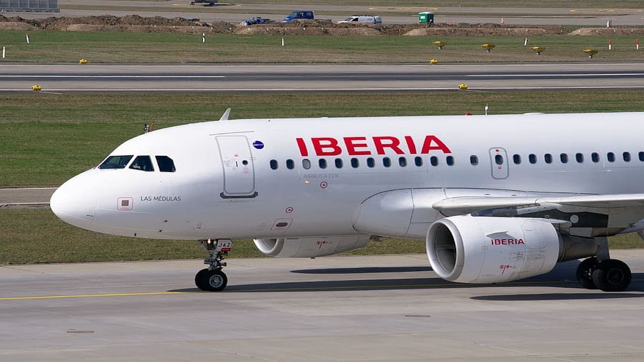 €302-flight Iberia / Zurich to Madrid / ZRH-MAD / Flight IB3475 / EC-JFN / A320