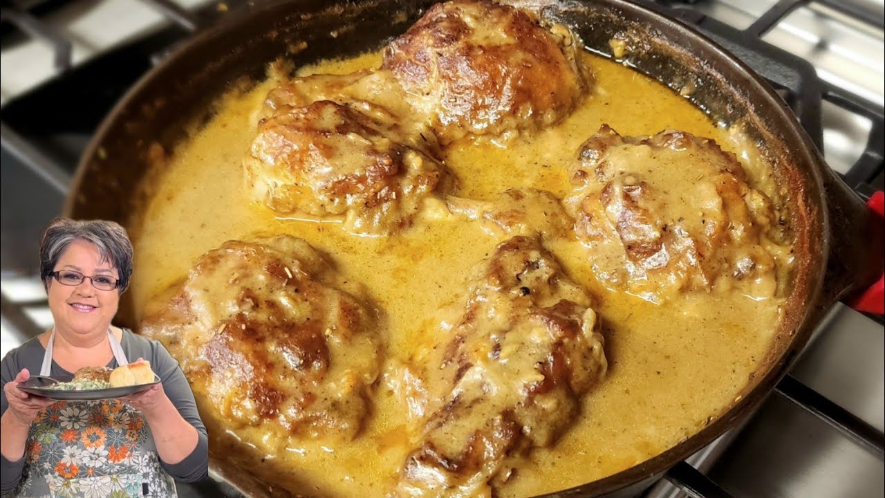 Skillet Fried Chicken and Gravy // All in One ❤️ Step by Step