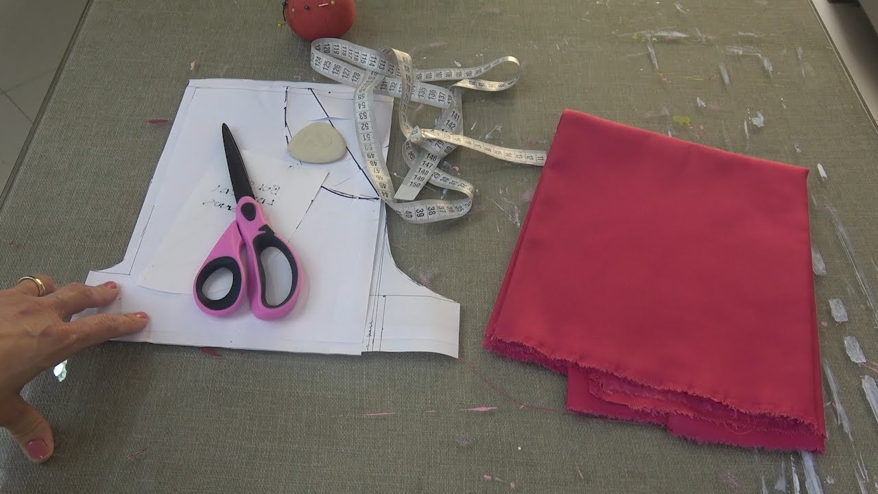 Como cortar moldes no tecido