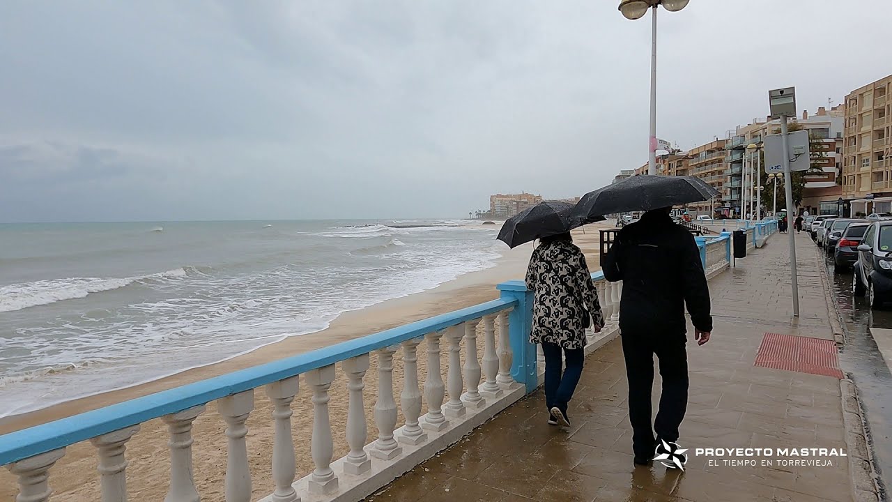 Lluvias y oleaje en Torrevieja. Borrasca Francis. (05/01/2026)