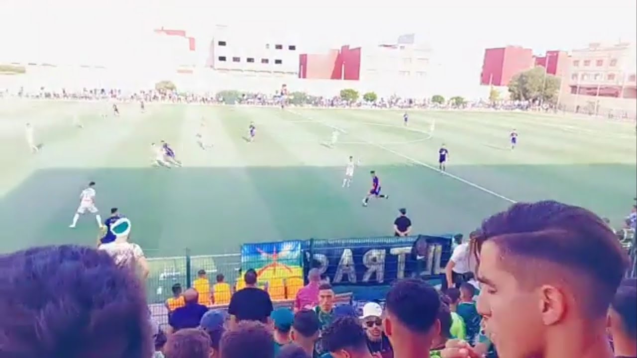 اجواء حماسية جدا بملعب مولاي رشيد في مقابلة الديربي بين أمل العروي وهلال ناظور
