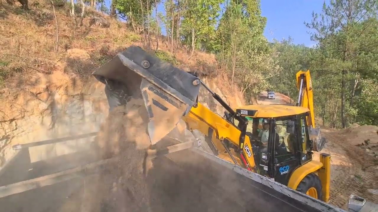 jcb loading soil in a truck || jcb video || jcb working video || jcb loading video