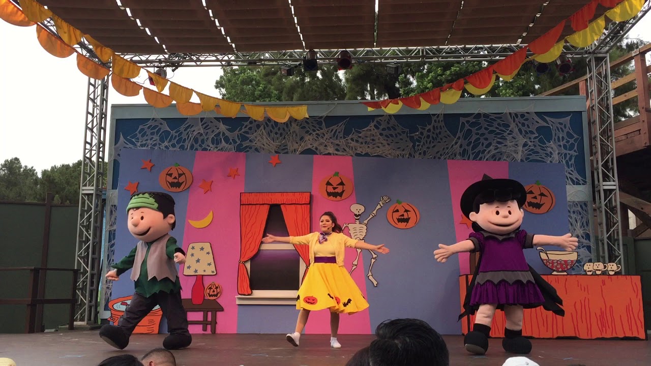 The Monsters Are Coming, Charlie Brown (Full Show at Knott's Berry Farm Camp Spooky 2019)