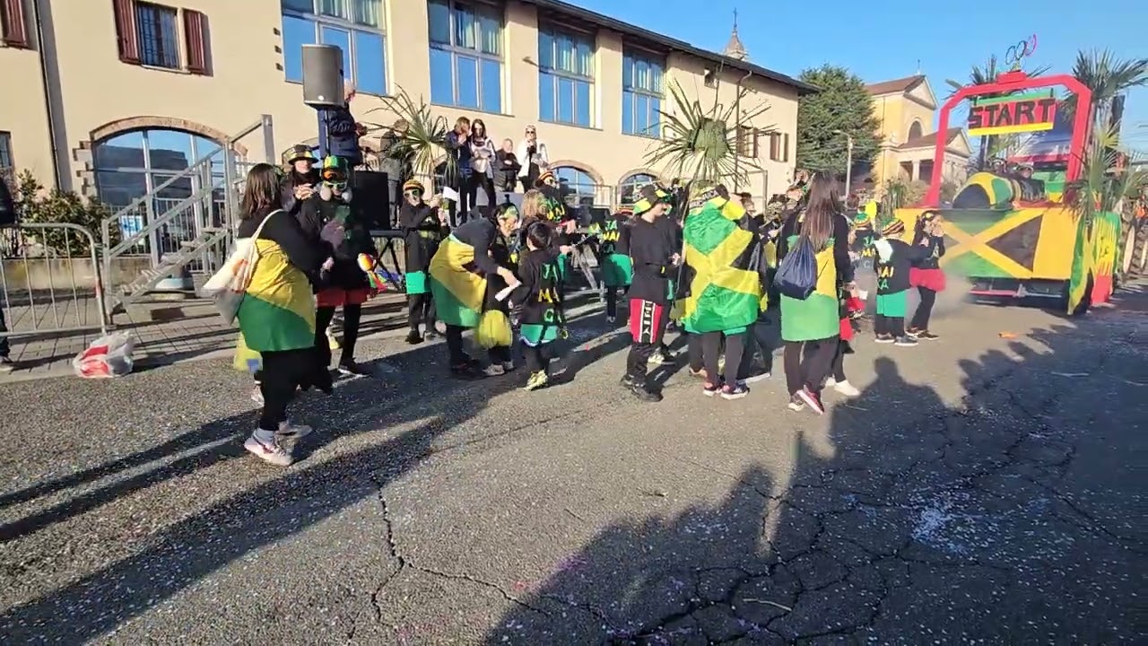 Carnevale Casatese 2026   03 In piazza mercato