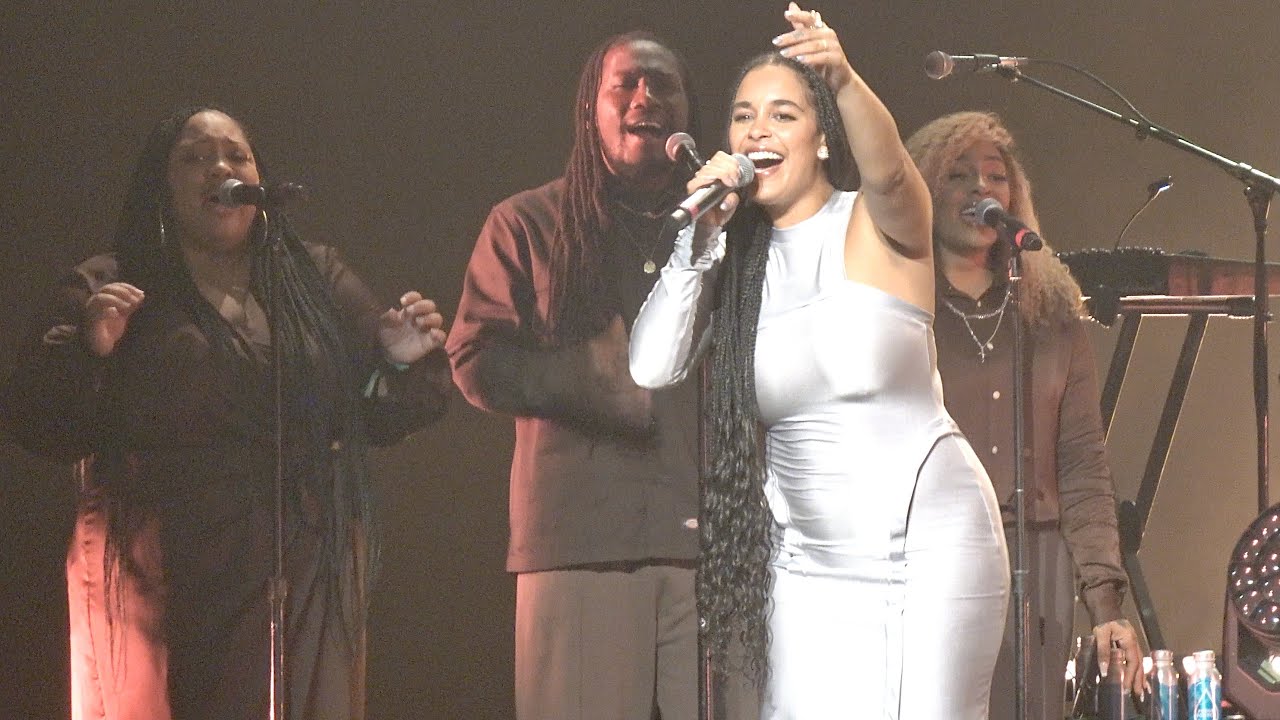 Jorja Smith, On My Mind (live), Fox Theater, Oakland, August 28, 2022 (4K)