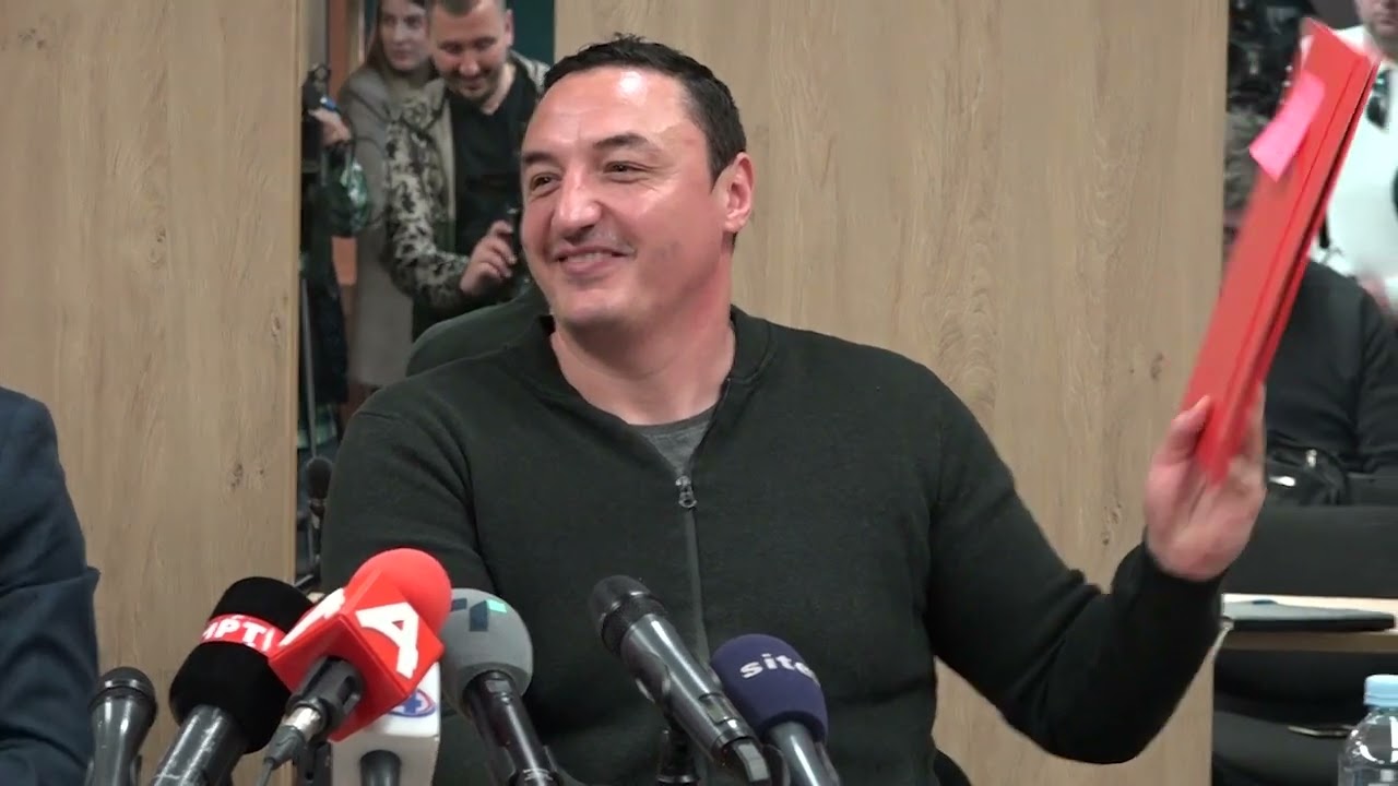 Борко Ристовски во контра напад кон Даниел Димевски
