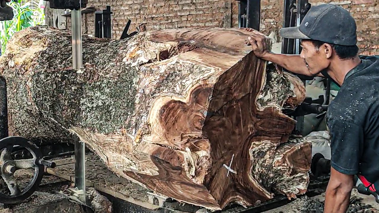 Rare Find ‼️ This Is What London&rsquo;s Super Trembesi Wood Looks Like When Cut