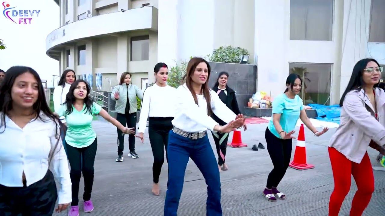 30 MIN- Energetic Cardio Dance Workout | Latest Songs - Radission Delhi