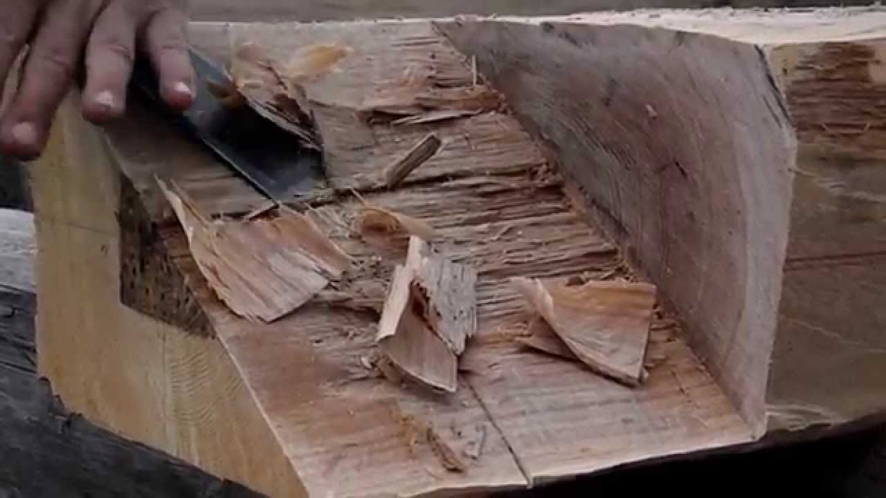 dlatovka,stossaxt,chisel axe at work