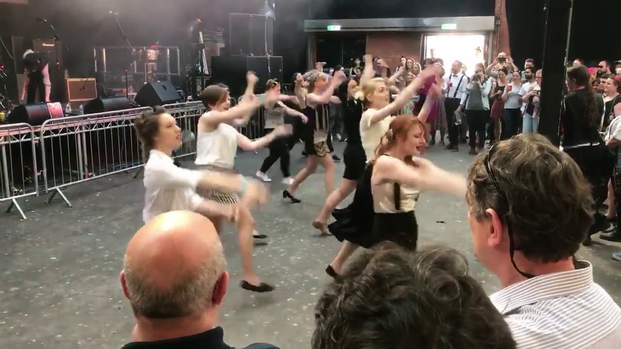 The Swing Era's 'Suzy Qs' performing at Swingamajig Speakeasy 2018 to 'Booty Swing' by Parov Stelar