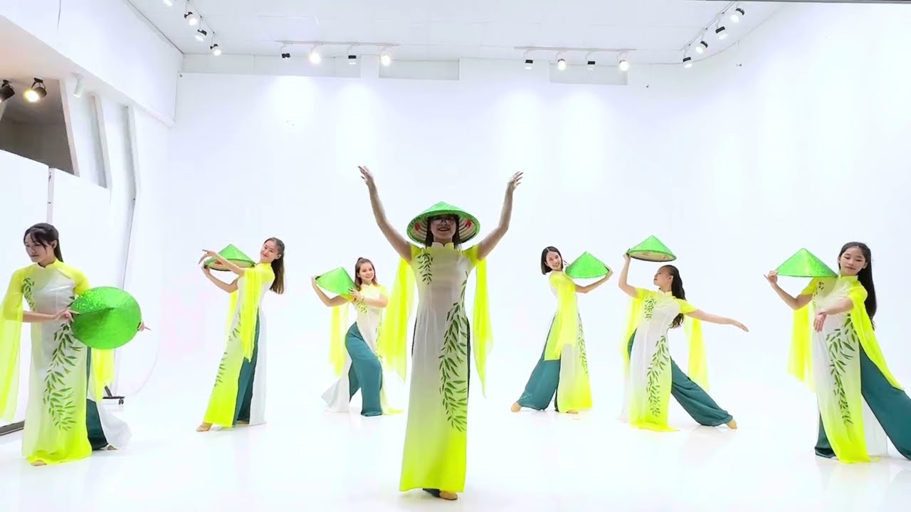 MÚA HELLO VIỆT NAM |Pham Quynh Anh -Vũ đoàn Memory